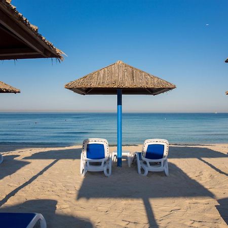 Ramada By Wyndham Beach Hotel Adżman Zewnętrze zdjęcie