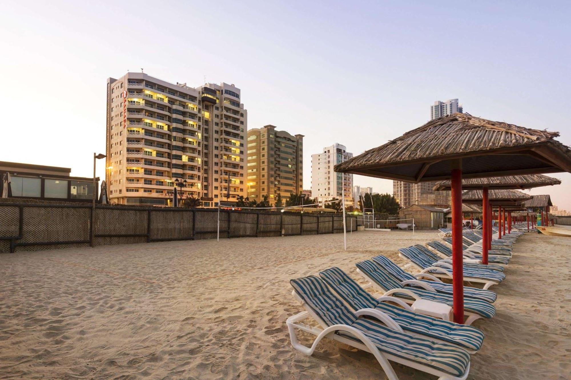 Ramada By Wyndham Beach Hotel Adżman Zewnętrze zdjęcie